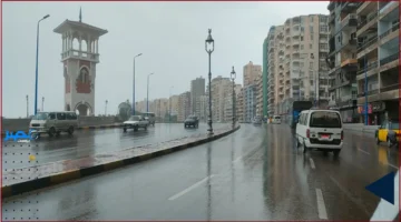 طقس الإسكندرية اليوم يشهد أمطارًا متقطعة وسحبًا منخفضة تؤثر على نشاط المدينة